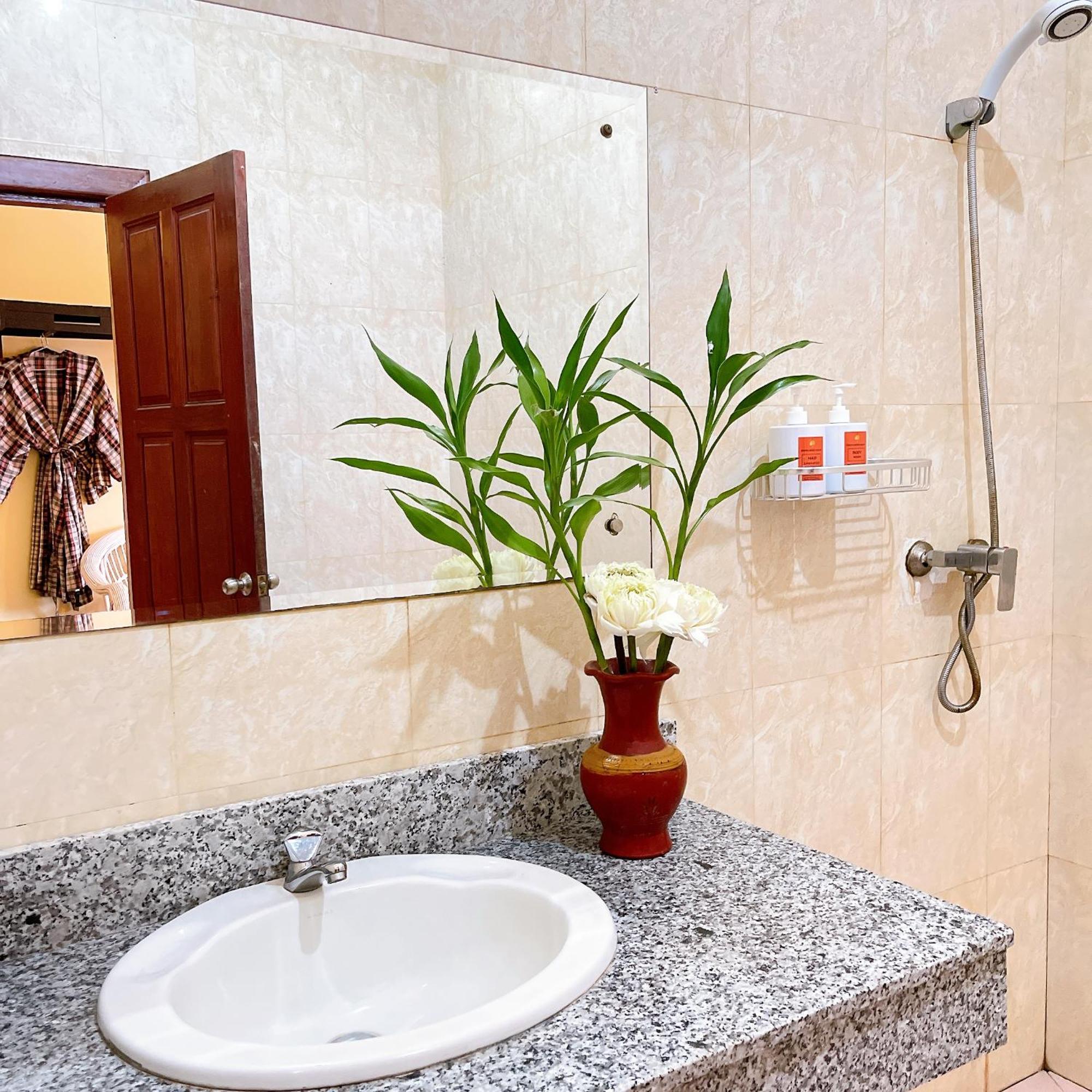 Central Privilege Hotel Сиемрип Экстерьер фото